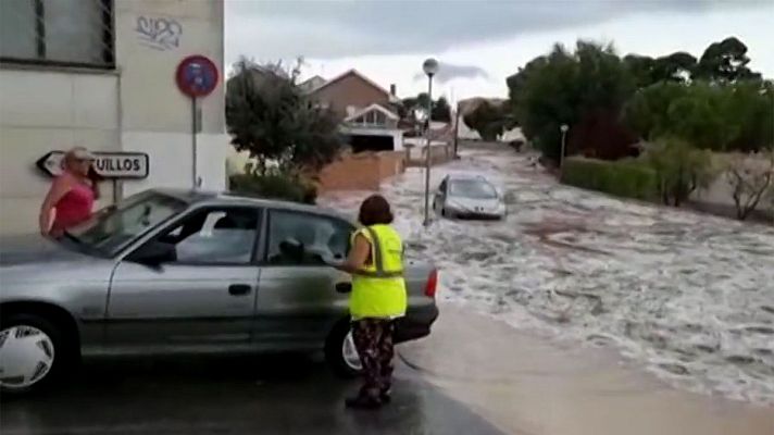 Telediario 1 - Las intensas lluvias dejan inundaciones y carreteras cortadas, sobre todo en Castilla-La Mancha y Extremadura
