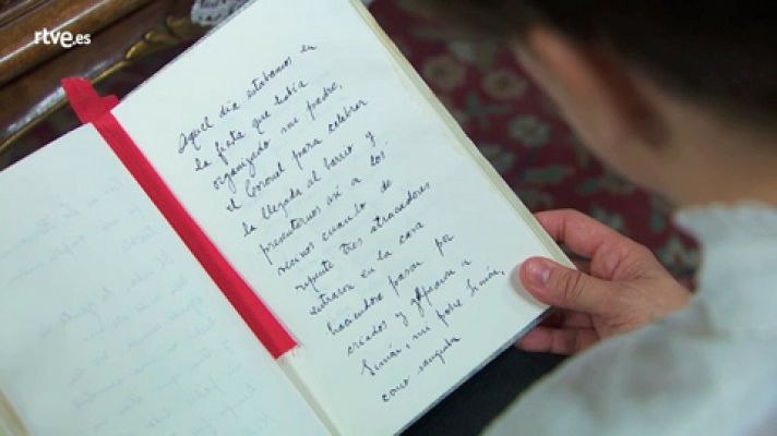 Adela escribe en su diario la historia de Elvira con Simón