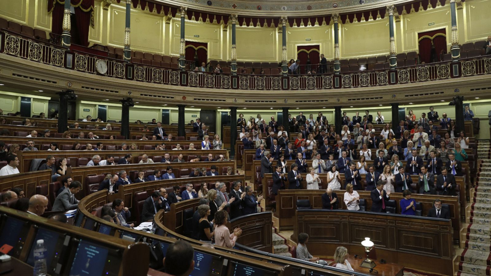 Rajoy recuerda a Robles que fue testigo en el 'caso Lasa y Zabala' y pide explicaciones a Podemos sobre Venezuela