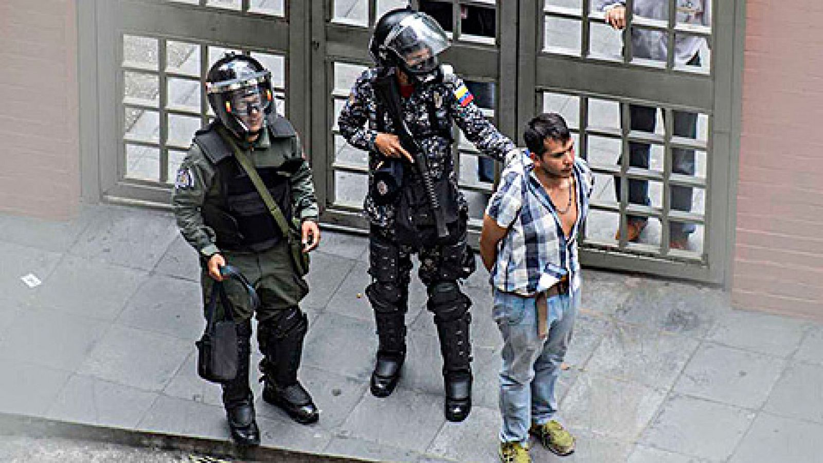 Telediario 1: Un informe de la ONU acusa a la policía de Venezuela de uso excesivo de la fuerza y desapariciones forzosas  | RTVE Play