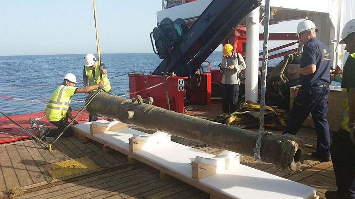 Telediario 1 - Recuperados dos cañones renacentistas en el pecio "Nuestra Señora de las Mercedes"