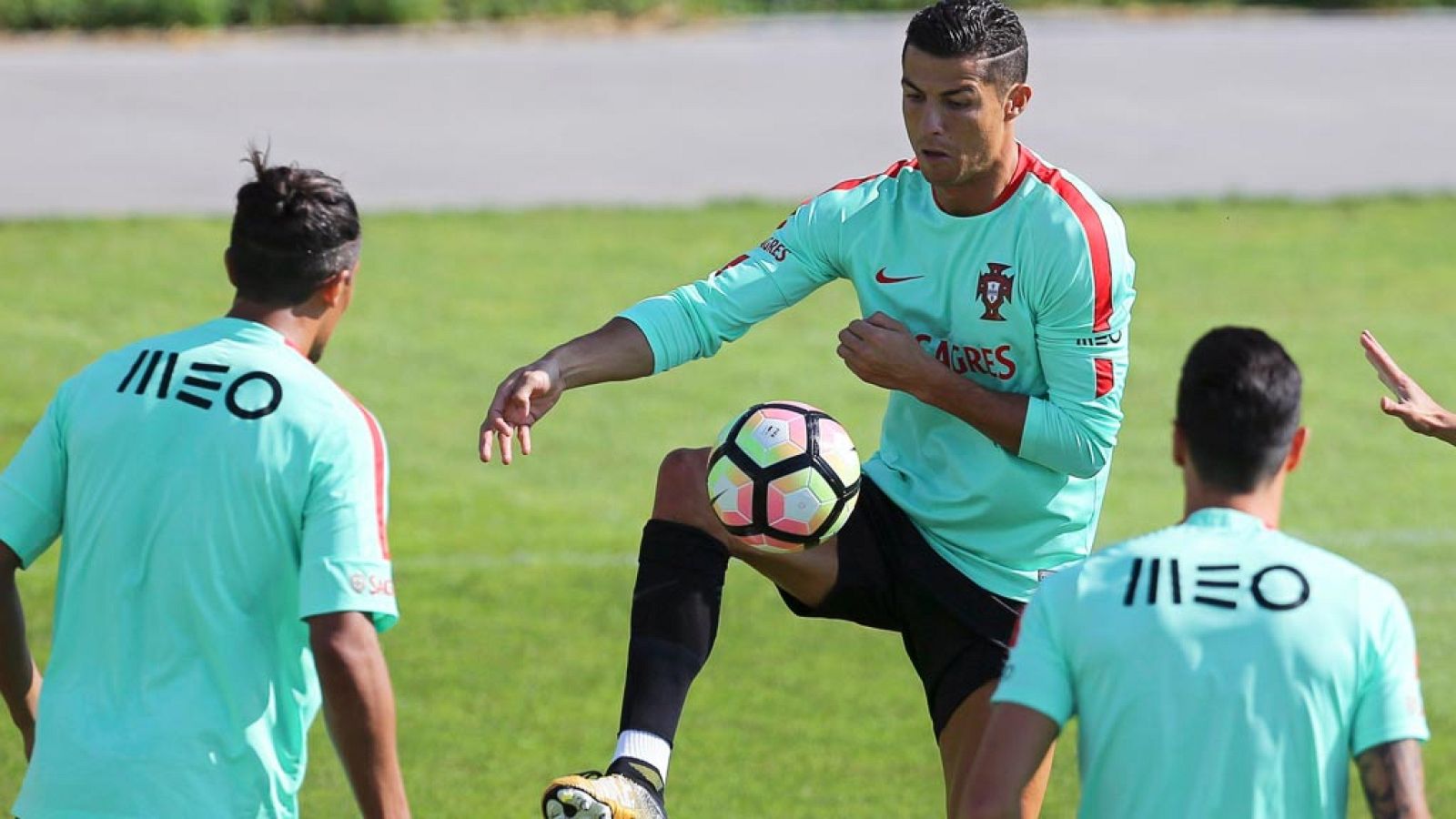 Cristiano Ronaldo regresa a la competición con Portugal | Ver
