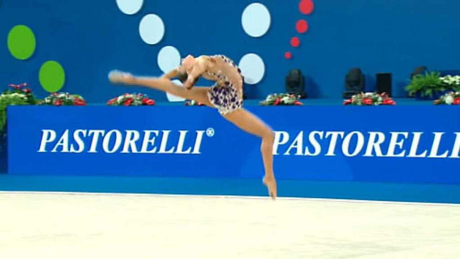 Gimnasia rítmica - Campeonato del Mundo Final por Aparatos: Aro y Pelota, desde Pesaro (Italia) - ver ahora