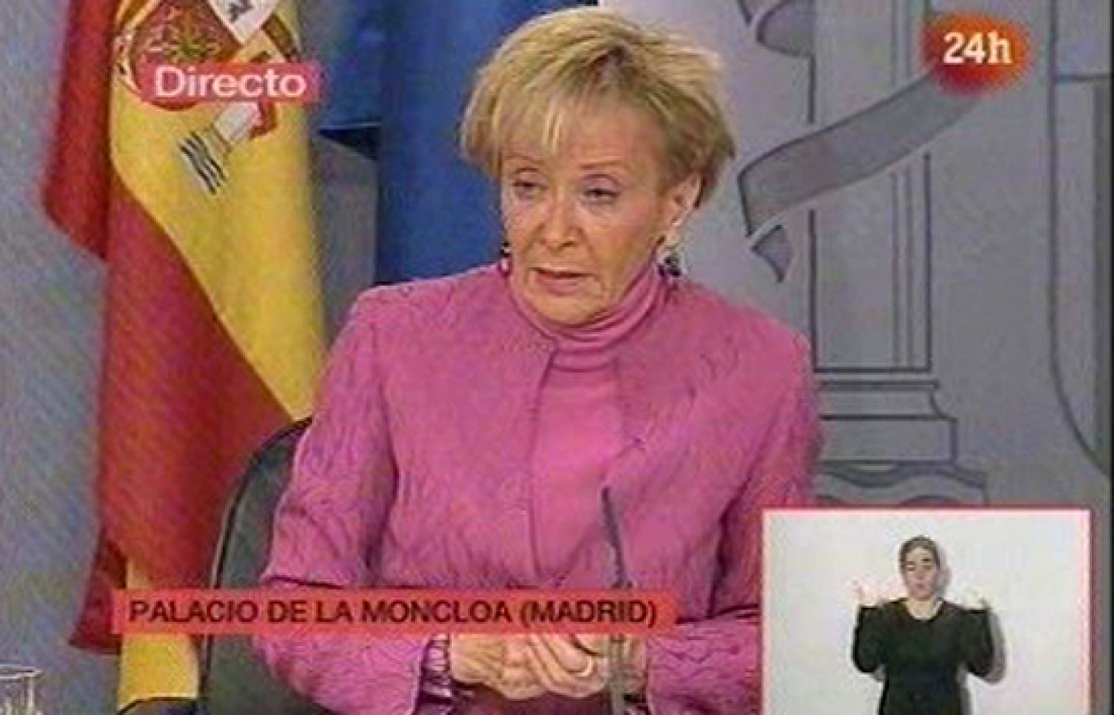La vicepresidenta del Gobierno, María Teresa Fernández de la Vega, califica de "escaramuza miope irresponsable" la estrategia del PP contra el ministro Bermejo.