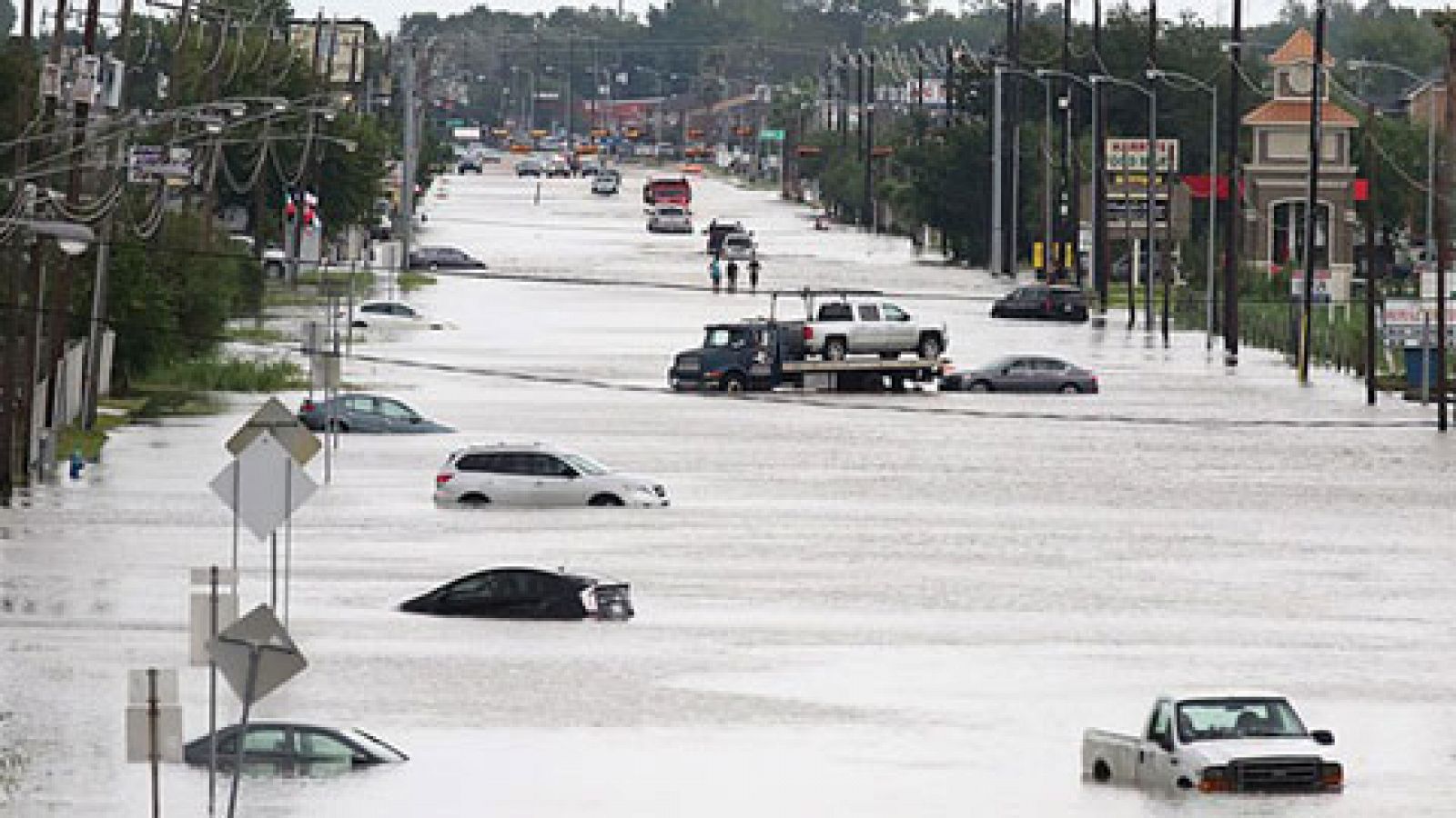 Telediario 1: La tormenta tropical Harvey sigue causando estragos en Texas y Luisiana | RTVE Play