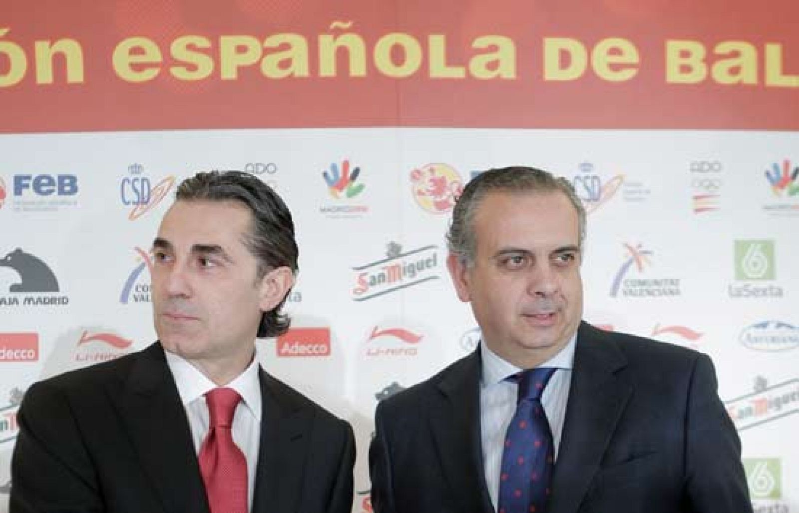El entrenador italiano Sergio Scariolo ha sido presentado como nuevo seleccionador nacional de baloncesto, cargo que compagina con el de entrenador del Kimkhi ruso, hasta los Juegos de Londres 2012 (20/02/2009).  