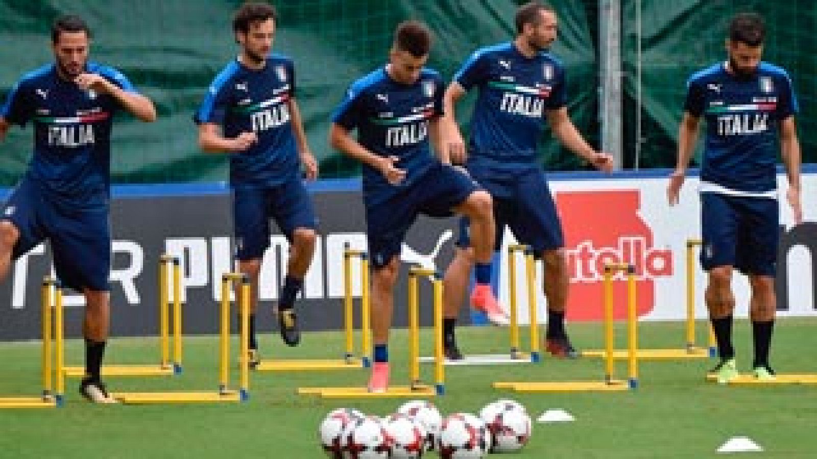 Telediario 1: Italia, el gran obstáculo de la Roja en el camino al Mundial | RTVE Play