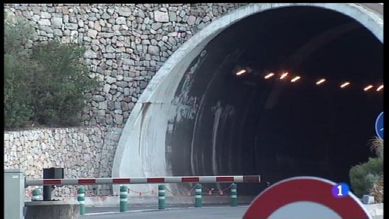 Activistes demanen la gratuïtat del túnel de Sóller