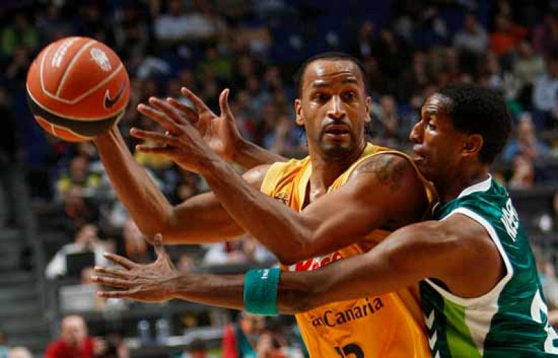 Unicaja de Málaga ha vencido a Kalise Gran Canaria (79-69) y pasa a semifinales de la Copa del Rey. 
