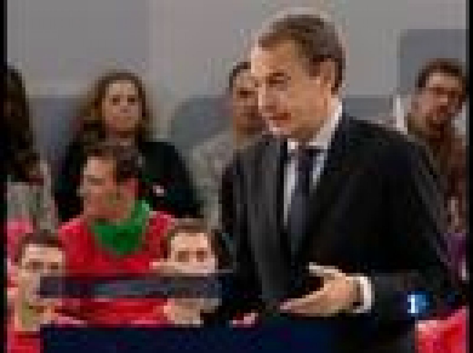 Zapatero asegura que con Patxi López se "avanzará mucho más" en la "paz definitiva".