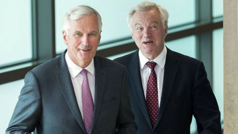 David Davis califica de "ridícula" la postura de Bruselas ante el 'Brexit'