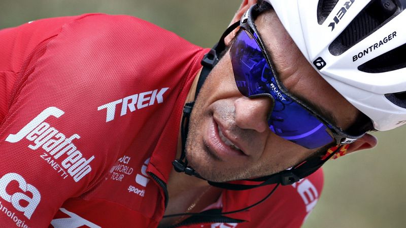 El español Alberto Contador (Trek) ha asumido que su ataque desde lejos en la etapa de hoy con final en Sierra Nevada "era un riesgo", porque "pegaba viento", pero tiene claro que "cada uno tiene que correr como le gusta".