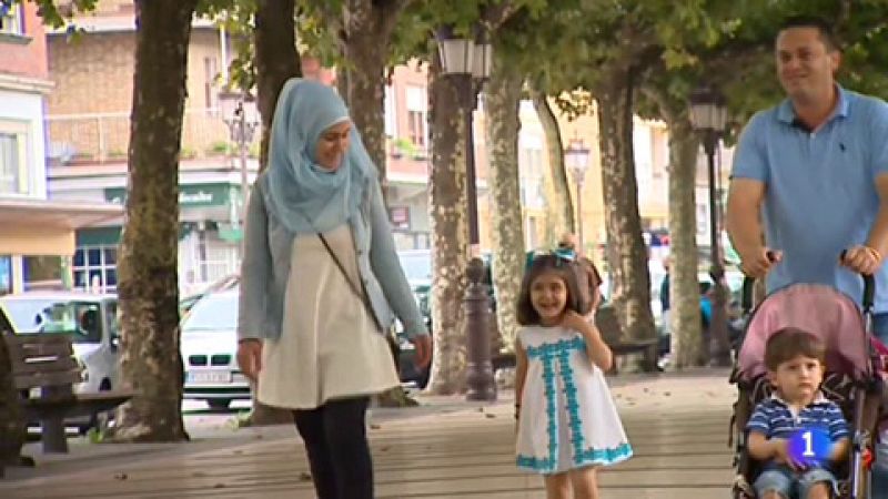 TVE habla con una familia de refugiados siria que lleva un ao viviendo en Cantabria