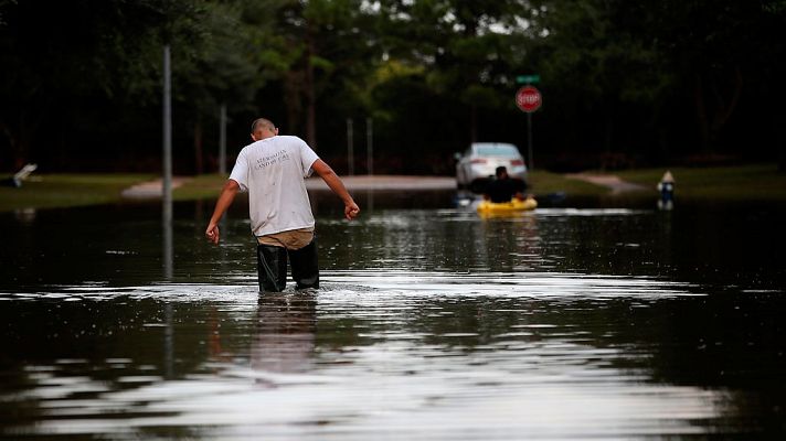Telediario 1 - Despues de Harvey llega el huracán Irma, que sube a categoría 5, la máxima