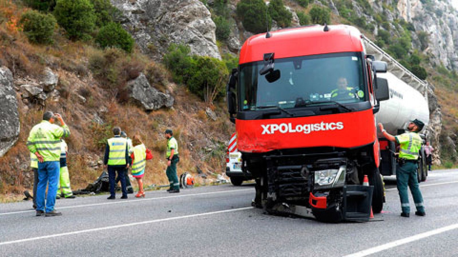 Telediario 1: Cinco personas de la misma familia fallecen en un accidente de tráfico en Pancorbo, en Burgos | RTVE Play