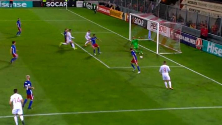 - Liechtenstein 0-8 España. Minuto 88. Göppel (p. p.)
