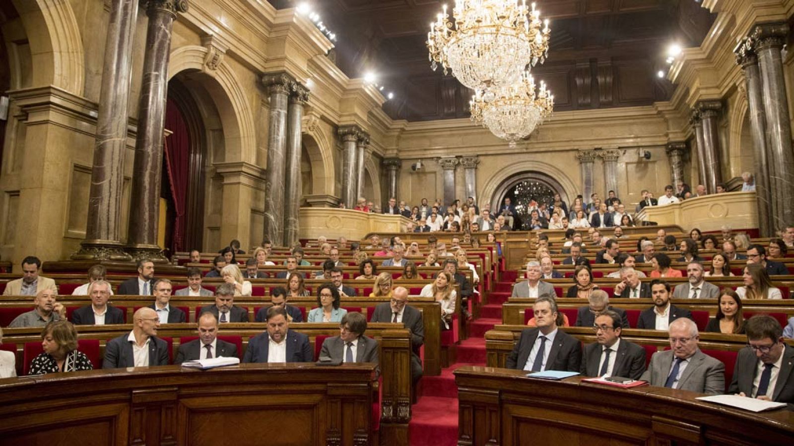 El Parlament de Cataluña altera el orden del día para votar la ley del referéndum
