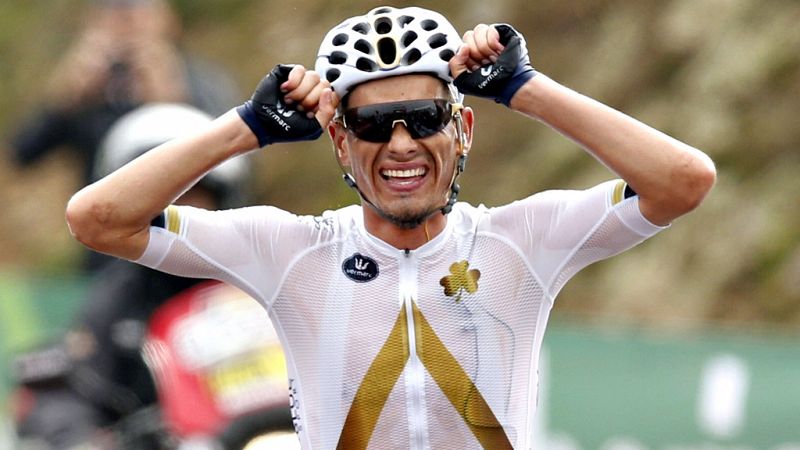 El ciclista austríaco Stefan Denifl (Aqua Blue Sport) ha ganado  este miércoles la decimoséptima etapa de la Vuelta a España,  disputada entre Villadiego y Los Machucos (Monumento Vaca Pasiega)  sobre 180,5 kilómetros, al sobrevivir en la fuga del dí