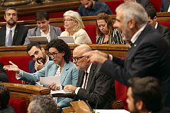 Momentos más tensos en el pleno del Parlament durante el debate de la ley del referéndum
