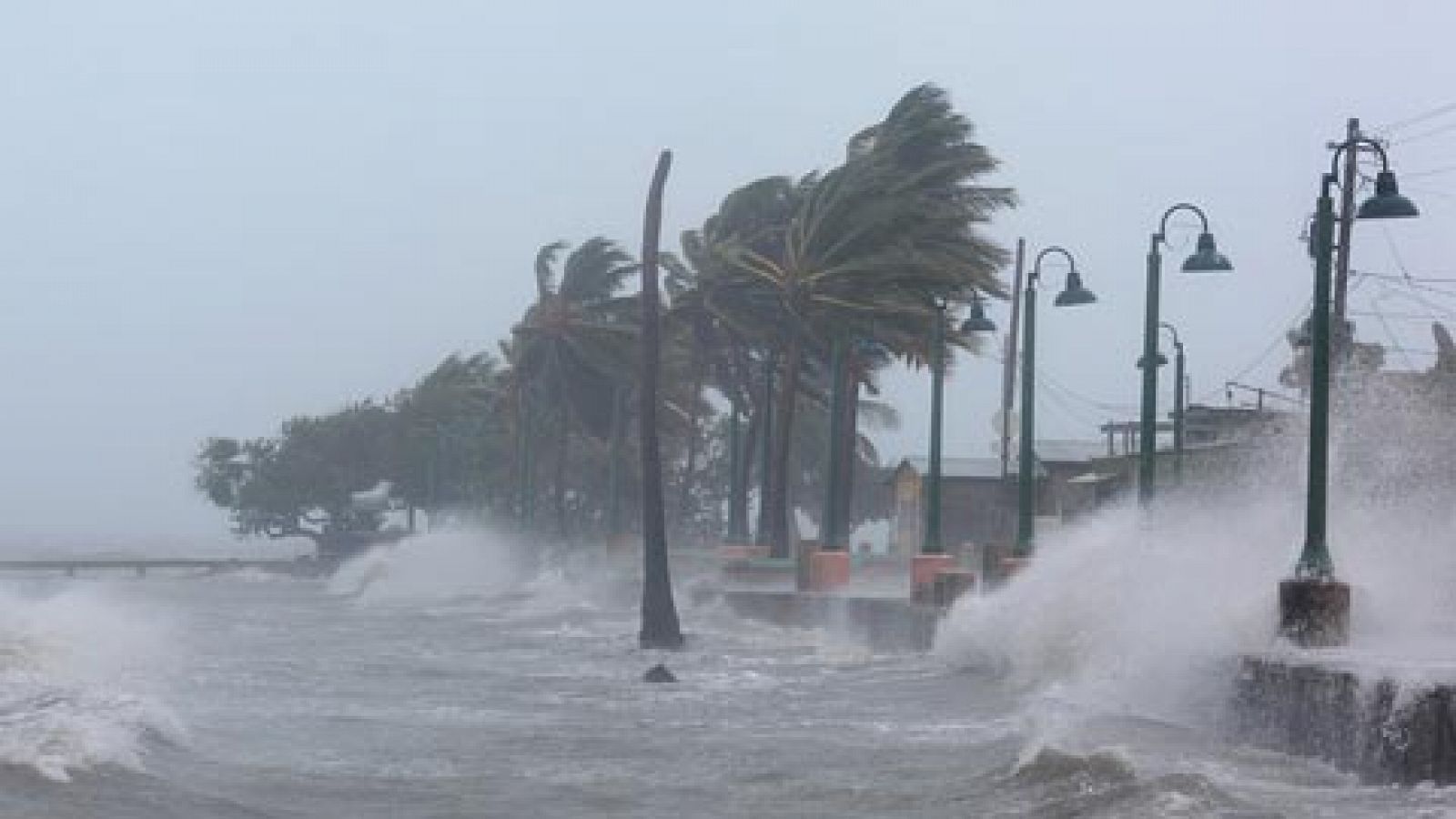 El huracán Irma entra en Puerto Rico tras una "devastación total" en las  Antillas Menores