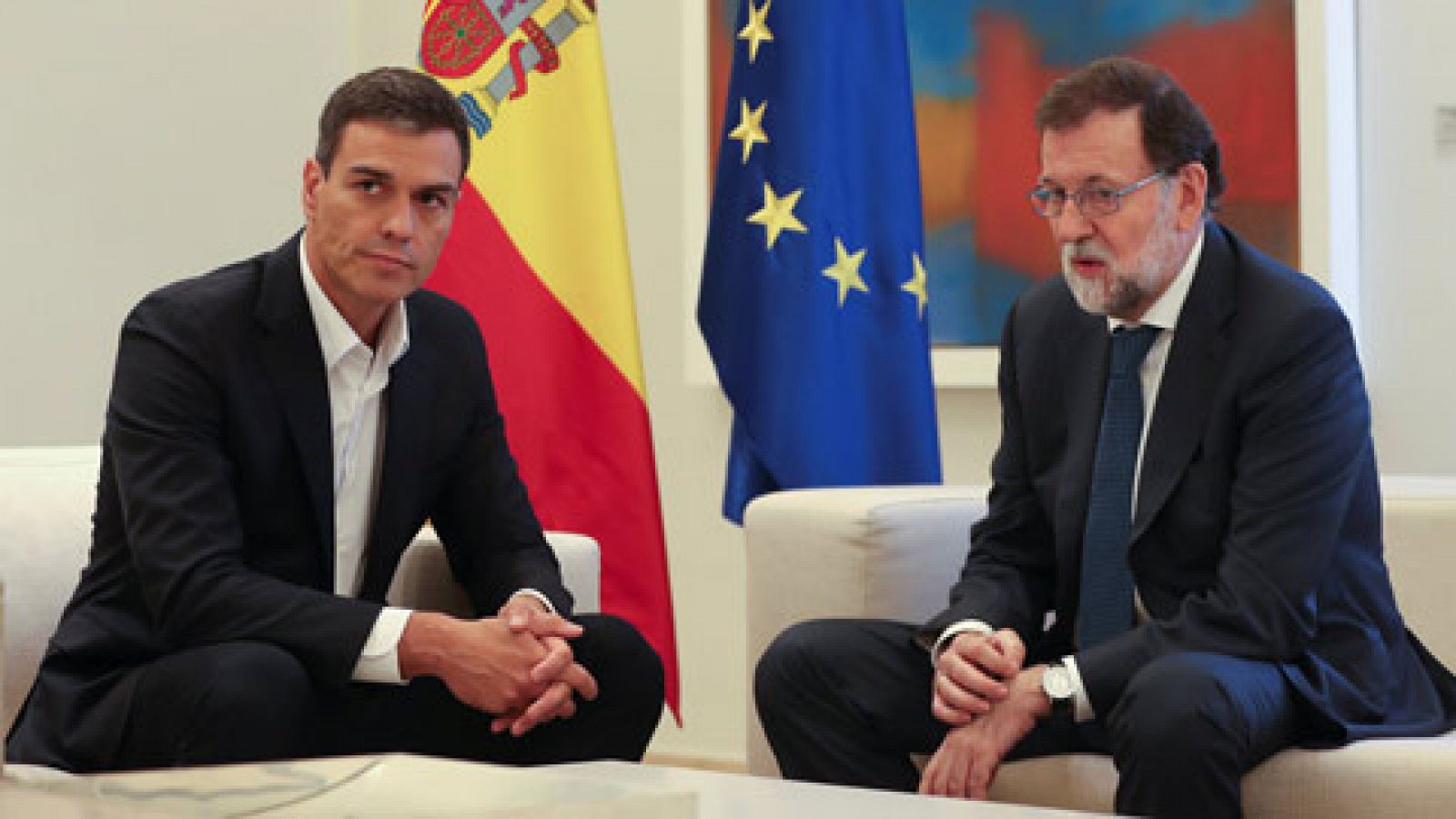 Rajoy recibe a Sánchez en la Moncloa para afrontar la crisis independentista en Cataluña | RTVE Play