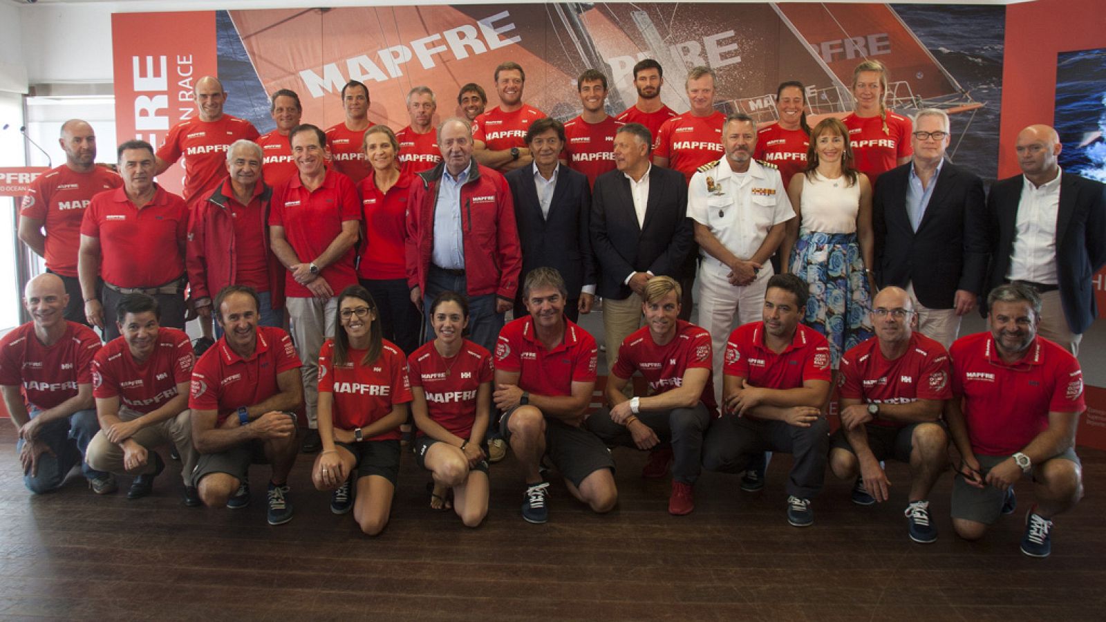 El equipo 'Mapfre' será el único español que participe en la regata oceánica, que recorrerá 11 puertos en 140 días. El campeón olímpico Xabi Fernández liderará la tripulación.