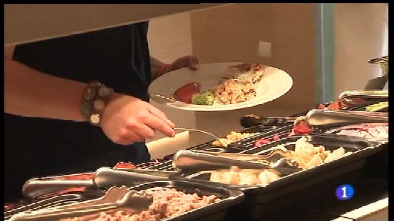 Llibertat per cinc dels set detenguts acusats d'estafar hotels amb falses intoxicacions