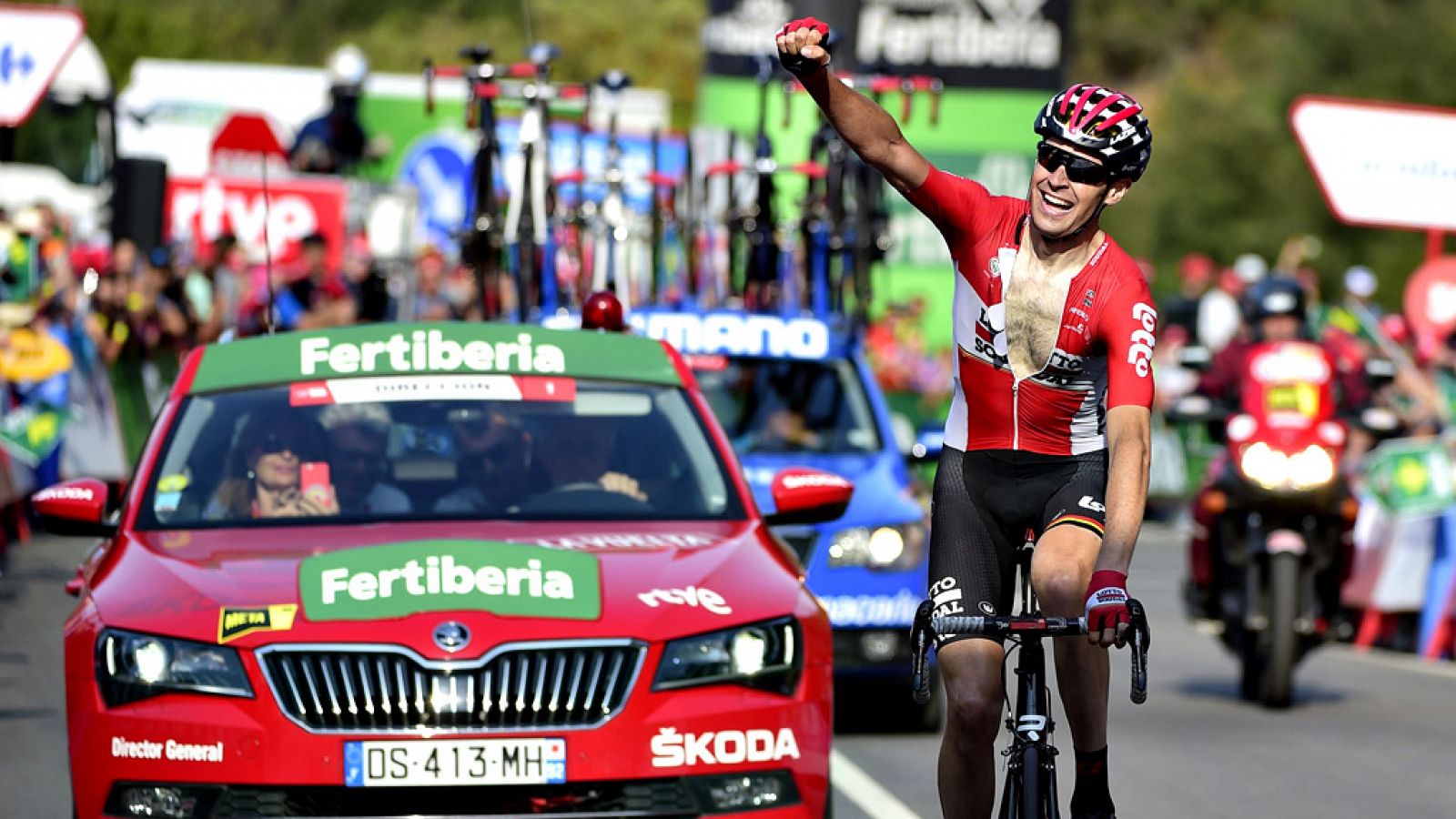 El belga Sander Armée (Lotto-Soudal) se ha impuesto en la decimoctava etapa de la Vuelta a España, entre Suances y Santo Toribio de Liébana, de 169 kilómetros, en la que el británico Chris Froome (Sky) mantuvo el maillot rojo de líder.