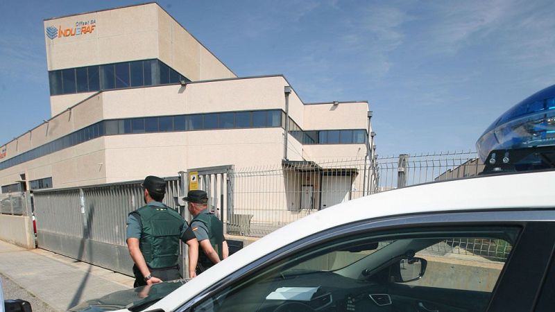 La Guardia Civil entra en la imprenta de Constantí en busca de documentos del 1-O