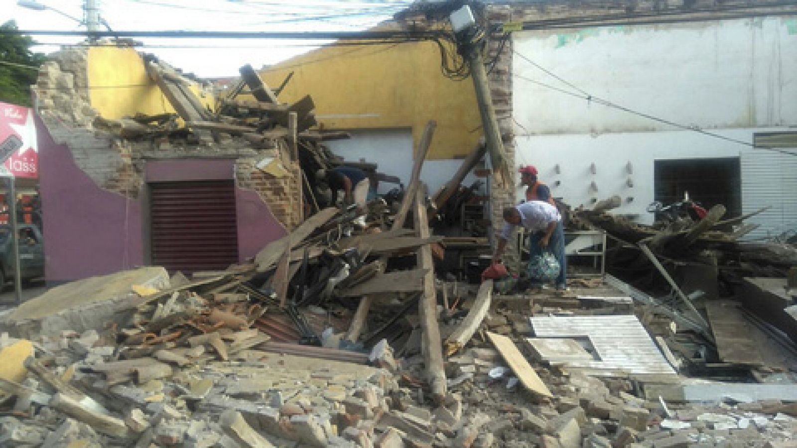 Telediario 1: "En mi vida había sentido algo tan feo", relata una testigo del terremoto en México | RTVE Play