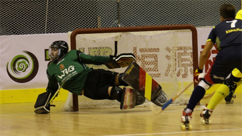 La selección española masculina de hockey sobre patines, al derrotar en la tanda de penaltis a la de Portugal, tras haber terminado el tiempo reglamentario con empate (3-3), se ha alzado con el oro en los primeros Juegos Mundiales (World Roller Games