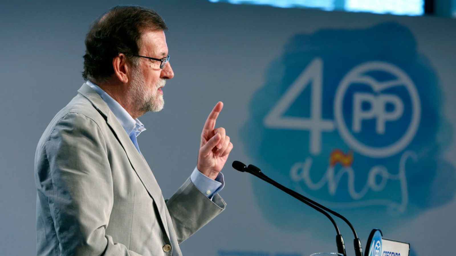 Rajoy apoya a los alcaldes de Cataluña ante el desafío independentista