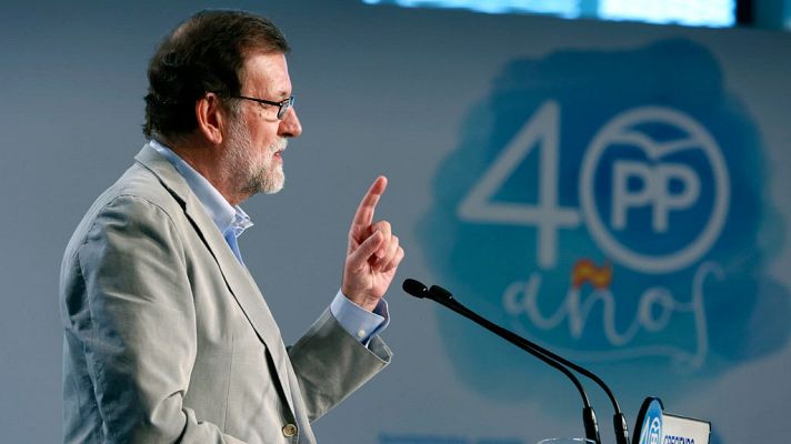 Telediario 1 - Rajoy apoya a los alcaldes de Cataluña ante el desafío independentista