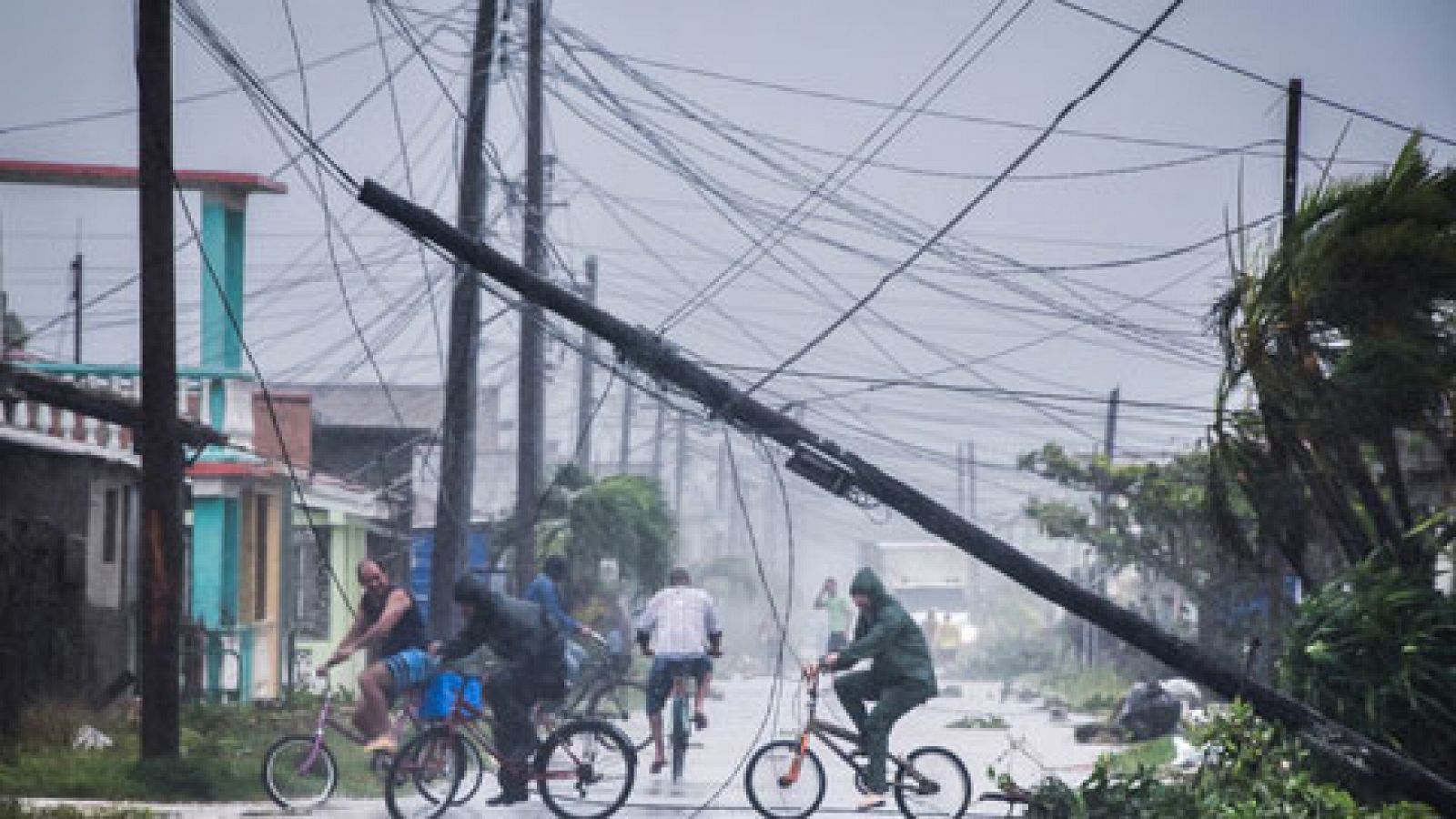 Irma deja graves daños en Cuba y un millón de personas evacuadas