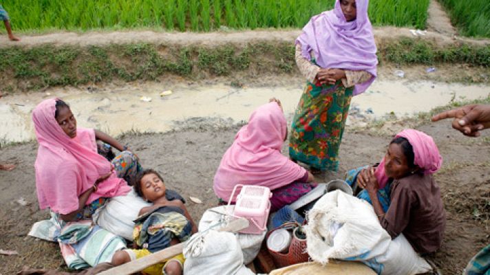 Telediario 1 - La guerrilla rohingyá declara un alto el fuego para facilitar la distribución de ayuda humanitaria