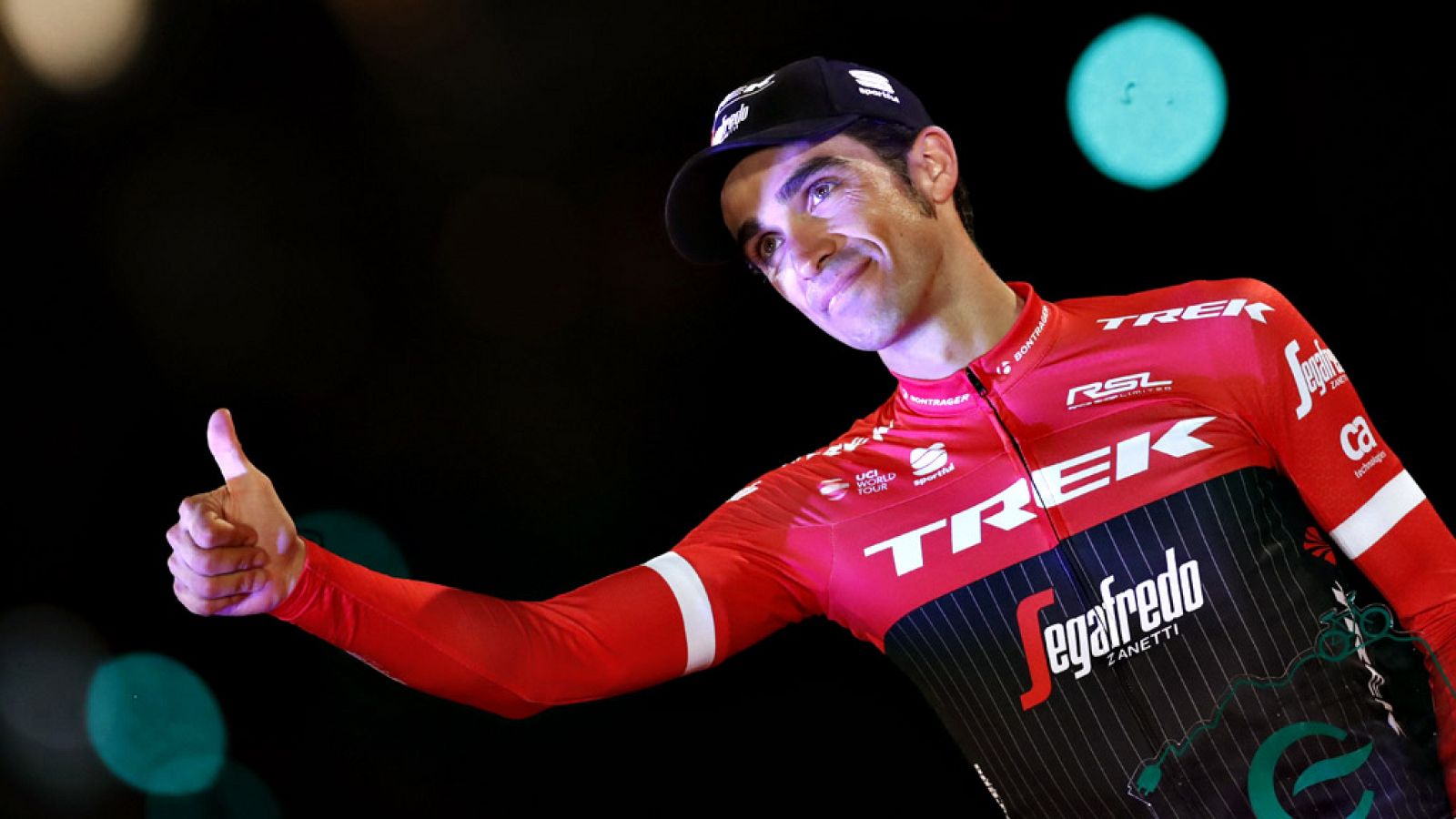 Vuelta 2017 | Contador sube al podio como el más combativo de la Vuelta