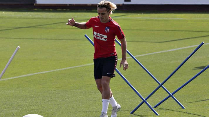 Telediario 1 - El Atlético de Madrid aterriza en Roma con Griezmann liderando la expedición