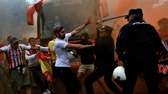Telediario 1 - Siete detenidos por los incidentes previos al partido entre Sporting y Oviedo