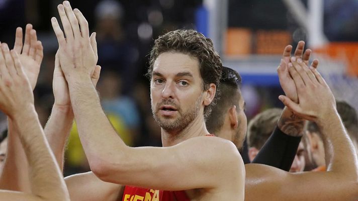 Telediario 1 - Pau Gasol felicita a Nadal y prepara los cuartos del Eurobasket