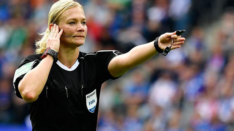 Bibiana Steinhaus, primera mujer árbitro en la Bundesliga