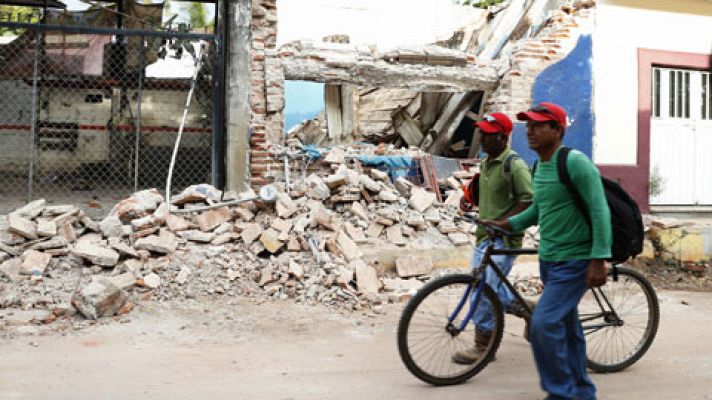Las autoridades elevan a 96 las víctimas mortales por el terremoto en México