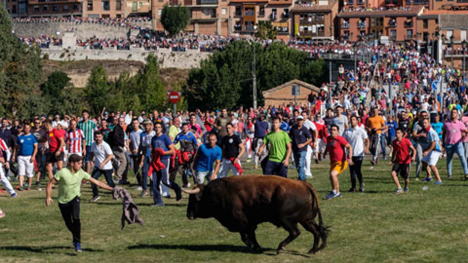 Telediario 1: En Tordesillas se ha celebrado el Toro de la Vega sin incidentes | RTVE Play
