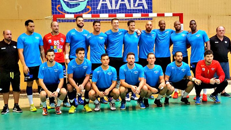 El huracán Irma descarga su extraordinario poder destructivo sobre el Caribe. Y los ecos llegan al Club Balonmano Benidorm, cuatro de sus jugadores son cubanos.