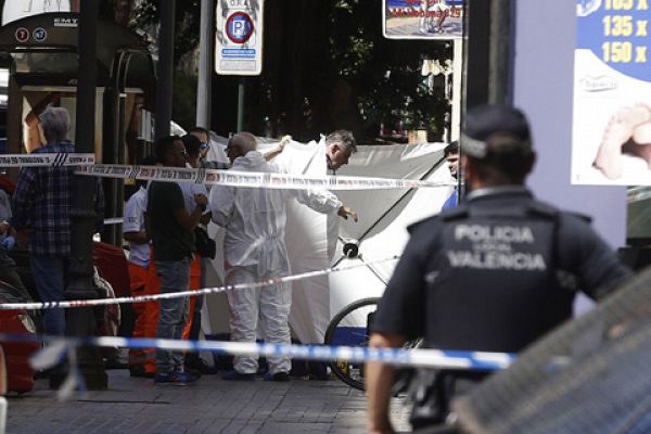 Muere acuchillado un policía al enfrentarse con un sospechoso en Valencia