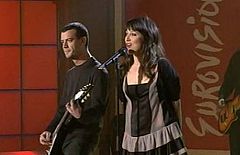 Eurovisión 2009 - Gala 2 - Nena Daconte interpreta "Poupée de cire poupée de son"