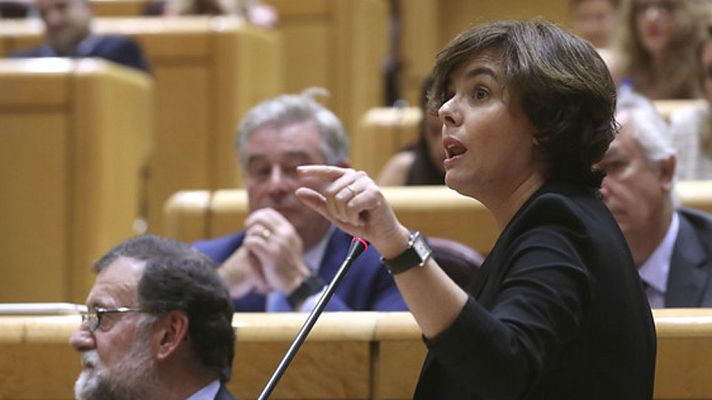 Telediario 1 - Cruce de acusaciones en la sesión de control