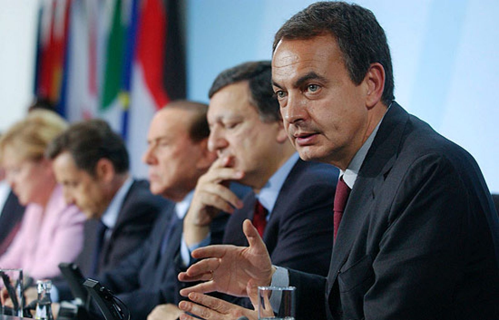 La UE acuerda un paquete de medidas contra la crisis | Ver