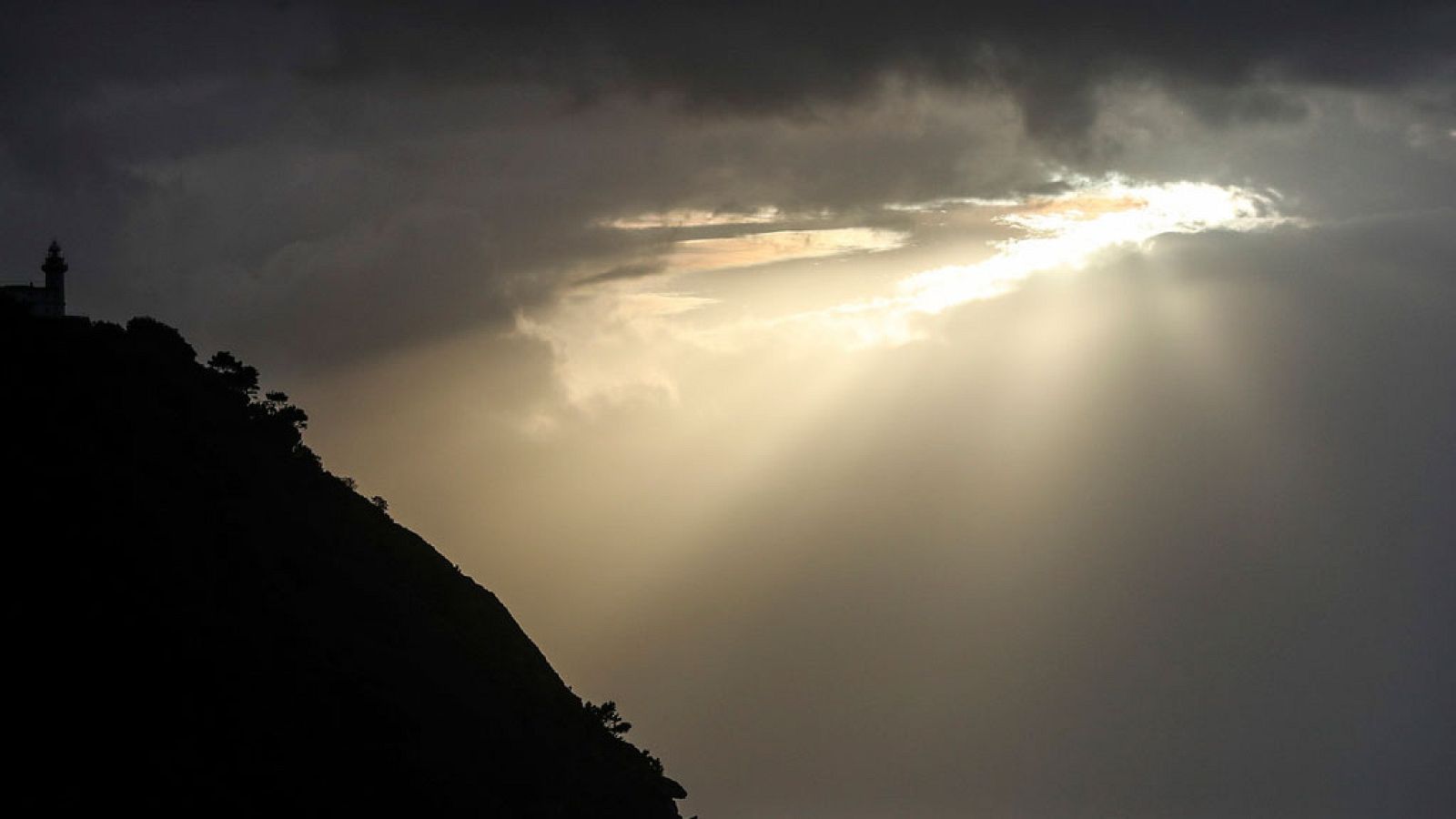 Bajan las temperaturas y entra un frente por el norte