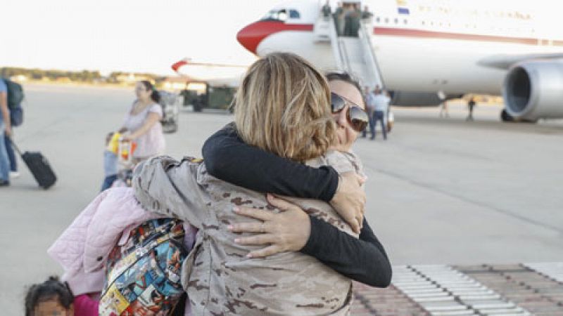  Los españoles afectados por el huracán Irma llegan a Madrid: "Era imposible vivir ahí"