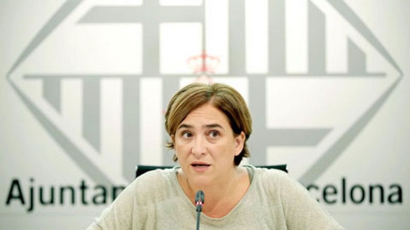 Colau se opone al PSC al decir que se podrá votar en Barcelona el 1-O pese al dictamen del secretario